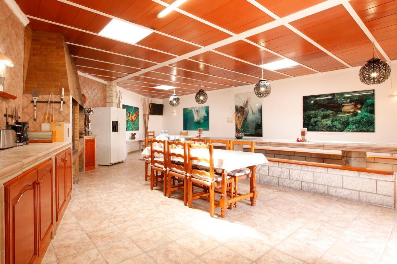 Villablanca San Rafael De Sa Creu Exterior photo